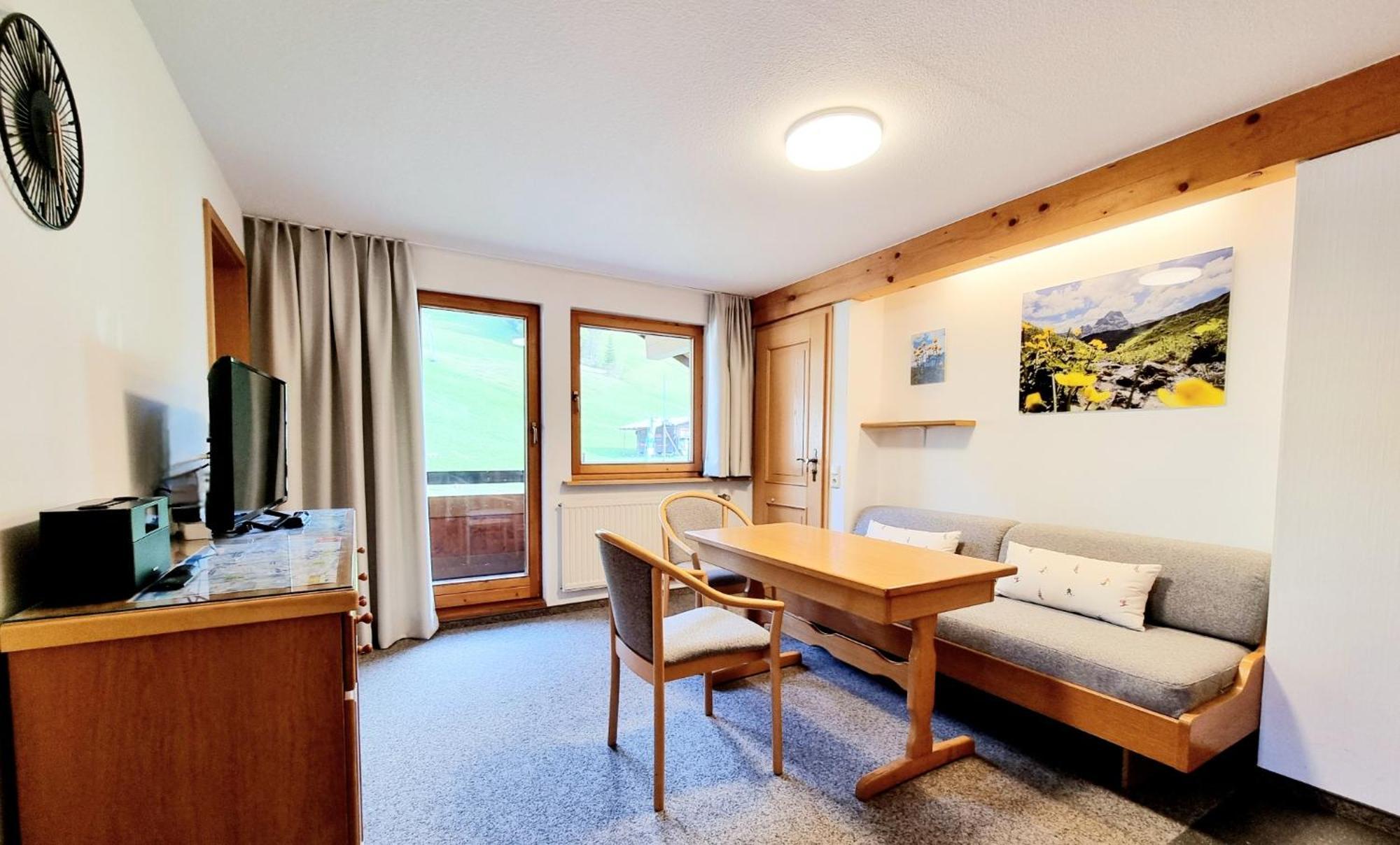 Das Bergfried - Urlaub Zentral Und Ruhig! Appartement Riezlern Buitenkant foto