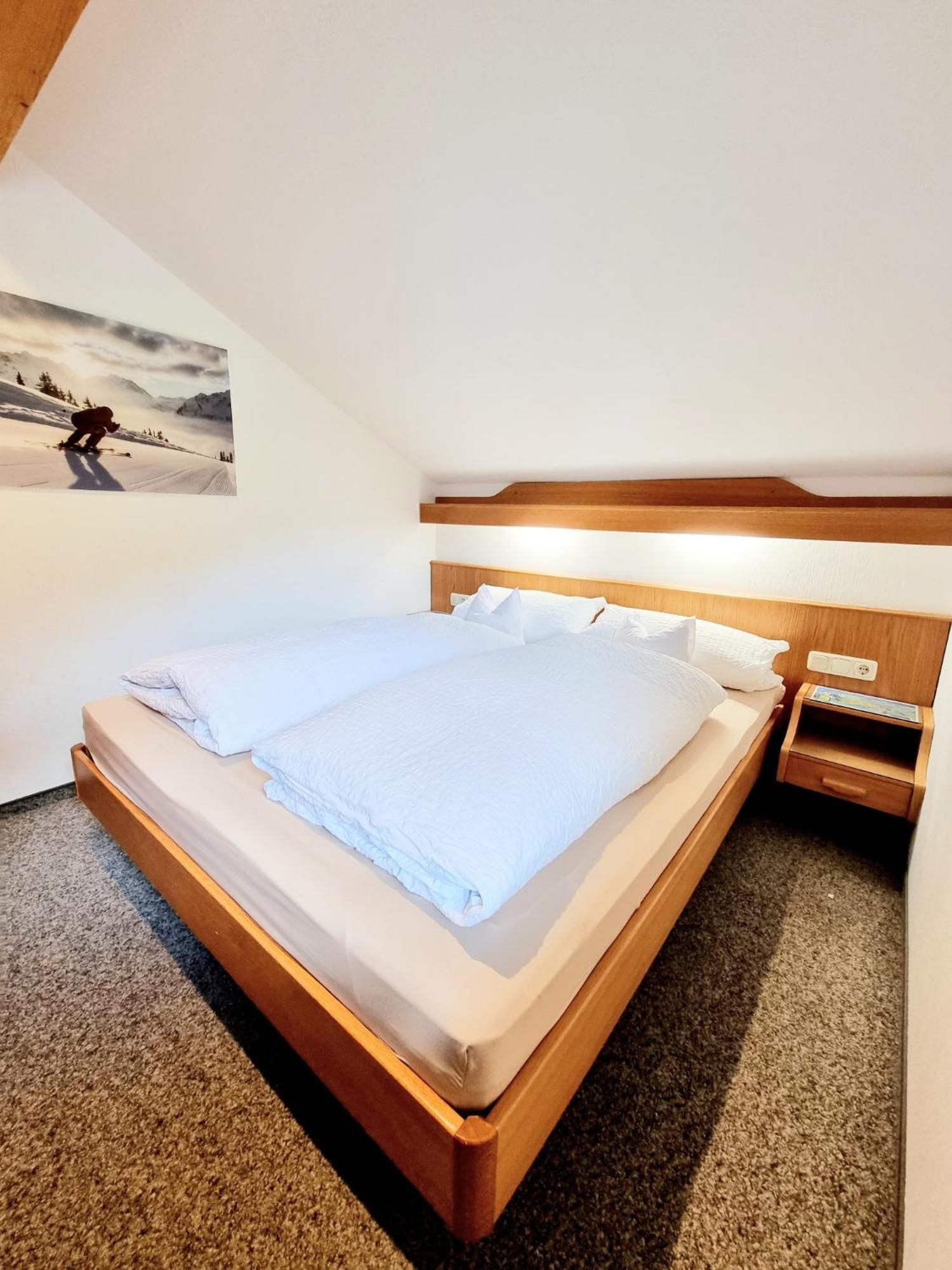 Das Bergfried - Urlaub Zentral Und Ruhig! Appartement Riezlern Buitenkant foto